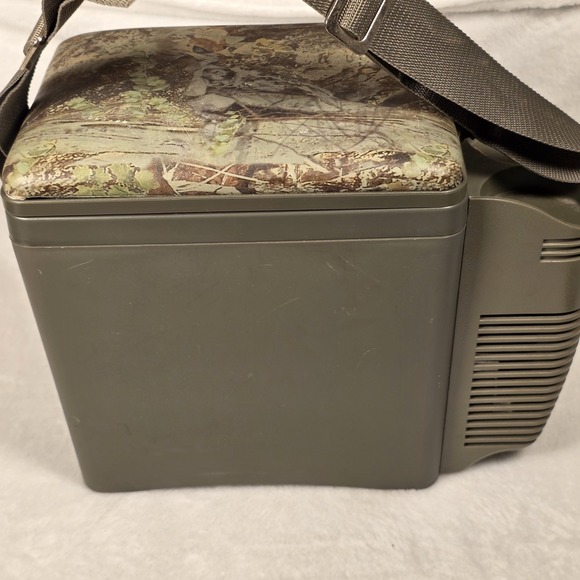 Vector VW222 Portable Travel Cooler & Warmer Mini Console Camo 12V Lighter Plug - Picture 7 of 13